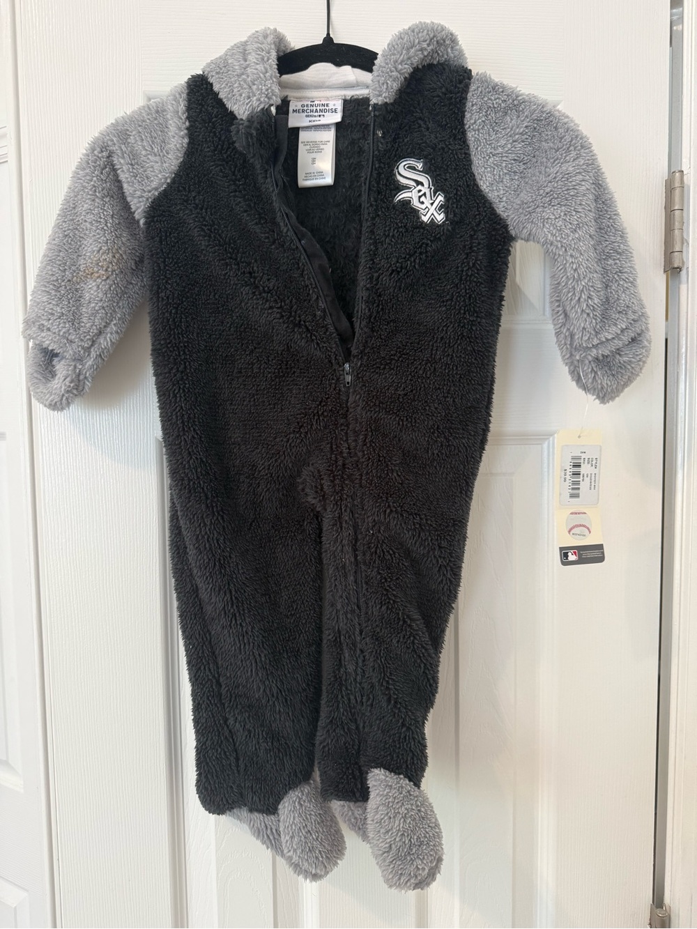 NWT MLB Chicago White Sox Baby Fleece Bunting One-Piece Coverall - Black & Gray